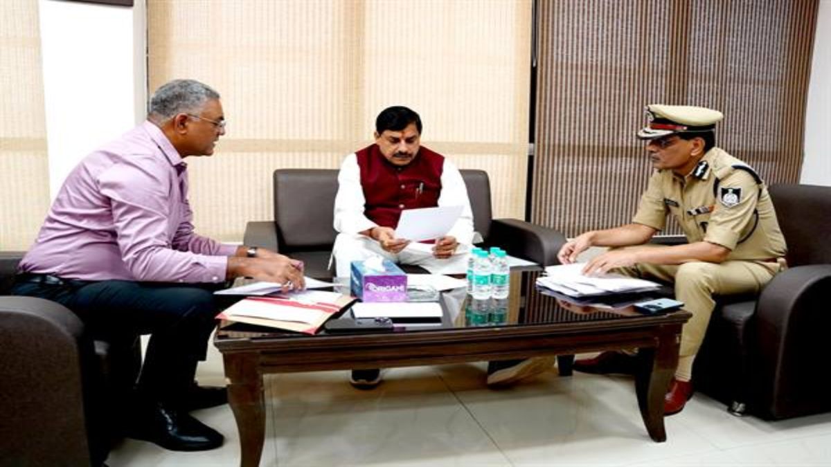 MP में बढ़ते साइबर अपराध को लेकर सरकार सख्तः CM डॉ मोहन ने सभी जिलों के कलेक्टर- एसपी को कार्रवाई के दिए निर्देश