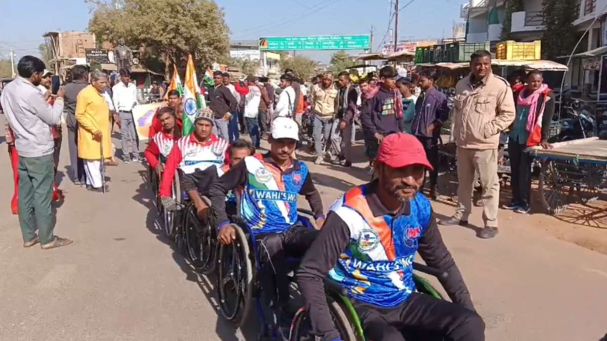 प्रथम राष्ट्रीय व्हीलचेयर त्रिकोणीय क्रिकेट टूर्नामेंटः पहला मैच छत्तीसगढ़ और उत्तरप्रदेश के बीच खेला गया