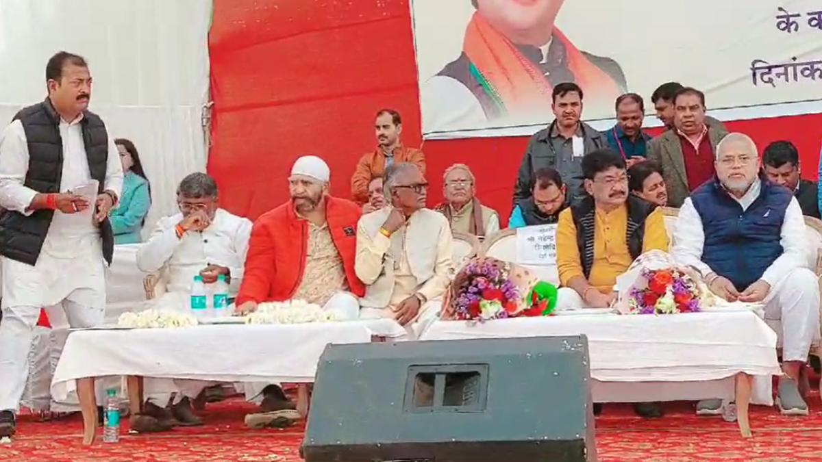 मंच से विधायक का नाम न लेना शिक्षक को पड़ा भारी: चार शिक्षकों पर गिरी निलंबन की गाज