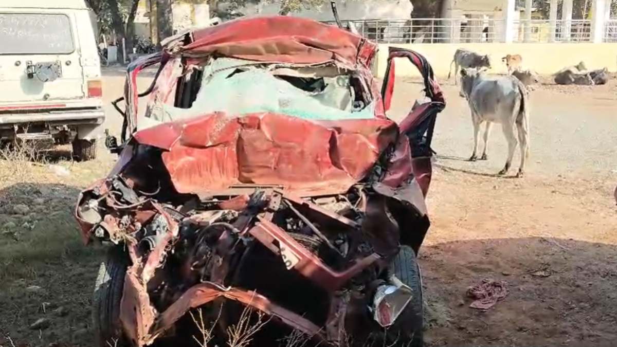 MP भीषण सड़क हादसे में तीन मौतः तेज रफ्तार कार को अज्ञात वाहन ने मारी टक्कर, दो ने मौके पर और एक ने अस्पताल में तोड़ा दम