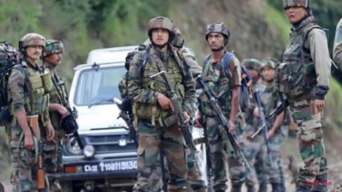 जम्मू-कश्मीर के सोपोर में मुठभेड़: तलाशी अभियान के दौरान हुई फायरिंग, सेना ने आतंकवादियों को घेरा