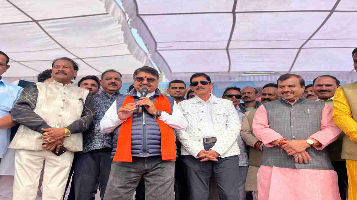 दिग्विजय सिंह ने सिंधिया को बताया बच्चा, कैलाश विजयवर्गीय बोले- राजा-महाराजा थे तब से चल रहा विवाद