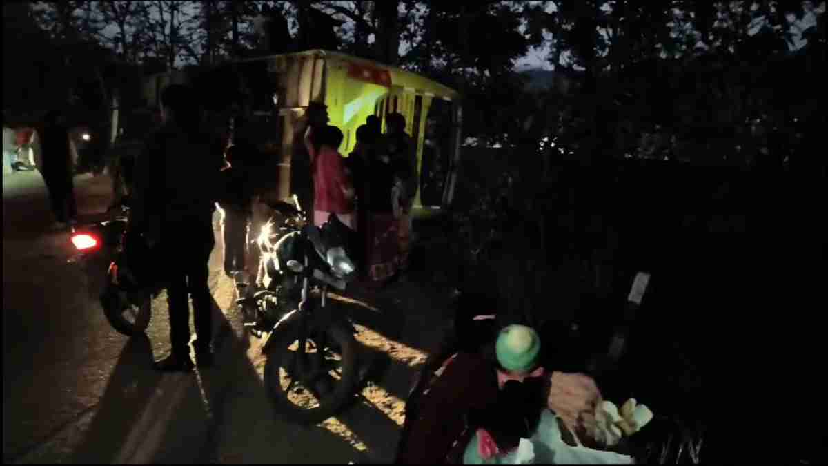 MP Bus Accident: पन्ना में यात्री बस पलटी, 24 से ज्यादा यात्री घायल, अस्पताल पहुंचे तो इलाज के लिए भटकना पड़ा