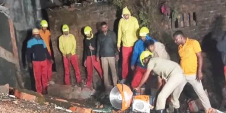 जगतसिंहपुर : पटाखा बनाने के दौरान हुआ विस्फोट… मकान ढहने से दंपत्ति की मौत, 2 की हालत गंभीर