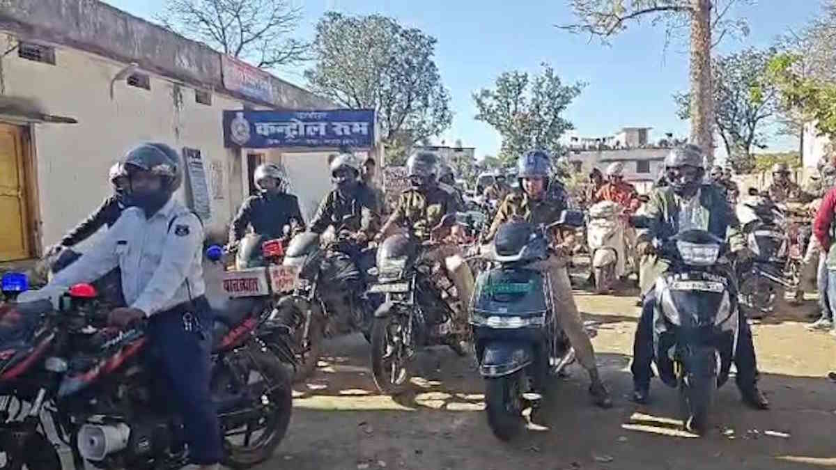 गौरेला-पेण्ड्रा-मरवाही में 36वें राष्ट्रीय सड़क सुरक्षा माह का शुभारंभ, पुलिस ने निकाली जागरूकता रैली…