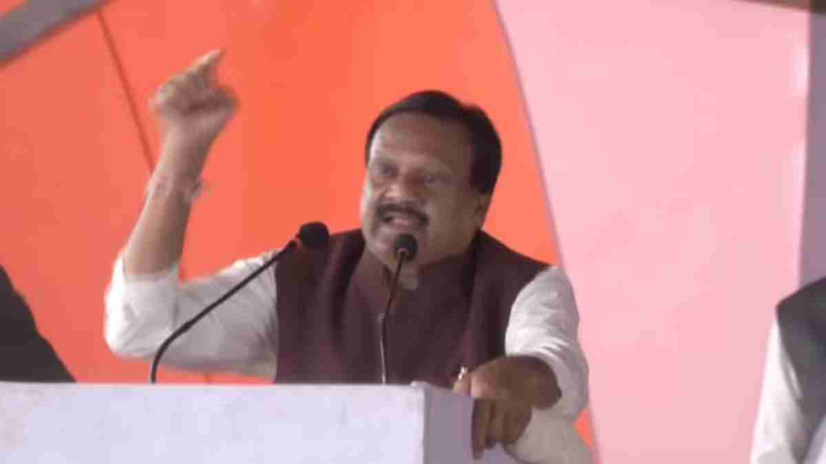 सज्जन सिंह वर्मा का विवादित बयान: पवित्र ग्रंथों से की संविधान की तुलना, कहा- अंबेडकर भगवान से कम नहीं, Video