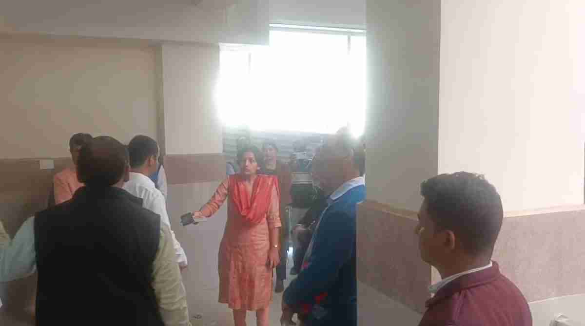 क्लास रूम में ऐसा क्या दिखा कि चढ़ गया कलेक्टर का पारा? प्रिंसिपल को लगाई फटकार, बोली- इसलिए नई बिल्डिंग बना रहे हैं कि यहां…
