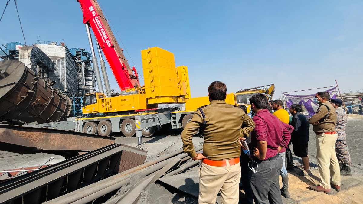 कुसुम स्टील प्लांट हादसा : प्लांट के मैनेजर, प्रबंधक और इंचार्ज के खिलाफ अपराध दर्ज, रेस्क्यू अभी भी जारी