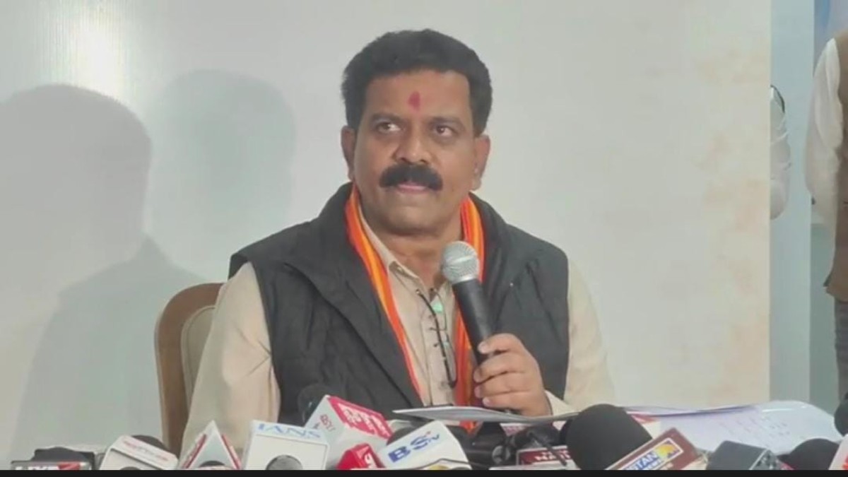 Journalist Mukesh Chandrakar Murder Case : गृहमंत्री विजय शर्मा ने कहा- मामले की जांच कर रही  SIT की टीम, 3 से 4 हफ्तों में सौंपेगी रिपोर्ट