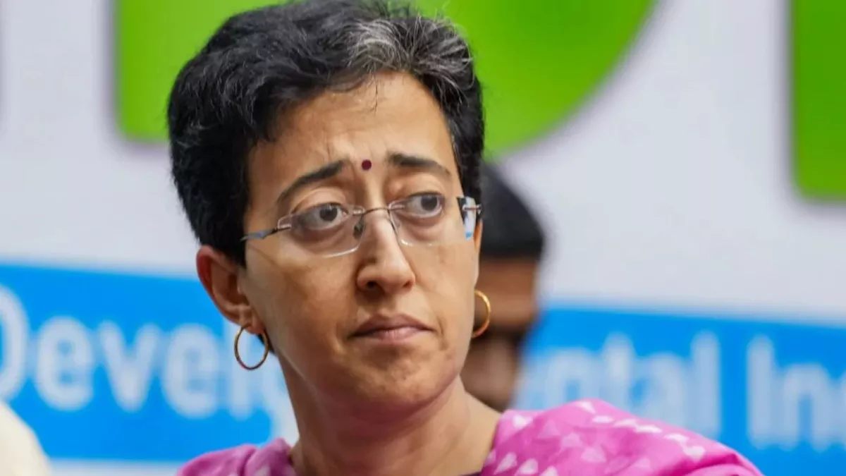 Delhi: CM आतिशी आज ही छोड़ेंगी पद, राजभवन में LG वीके सक्सेना को सौंपेंगी इस्तीफा