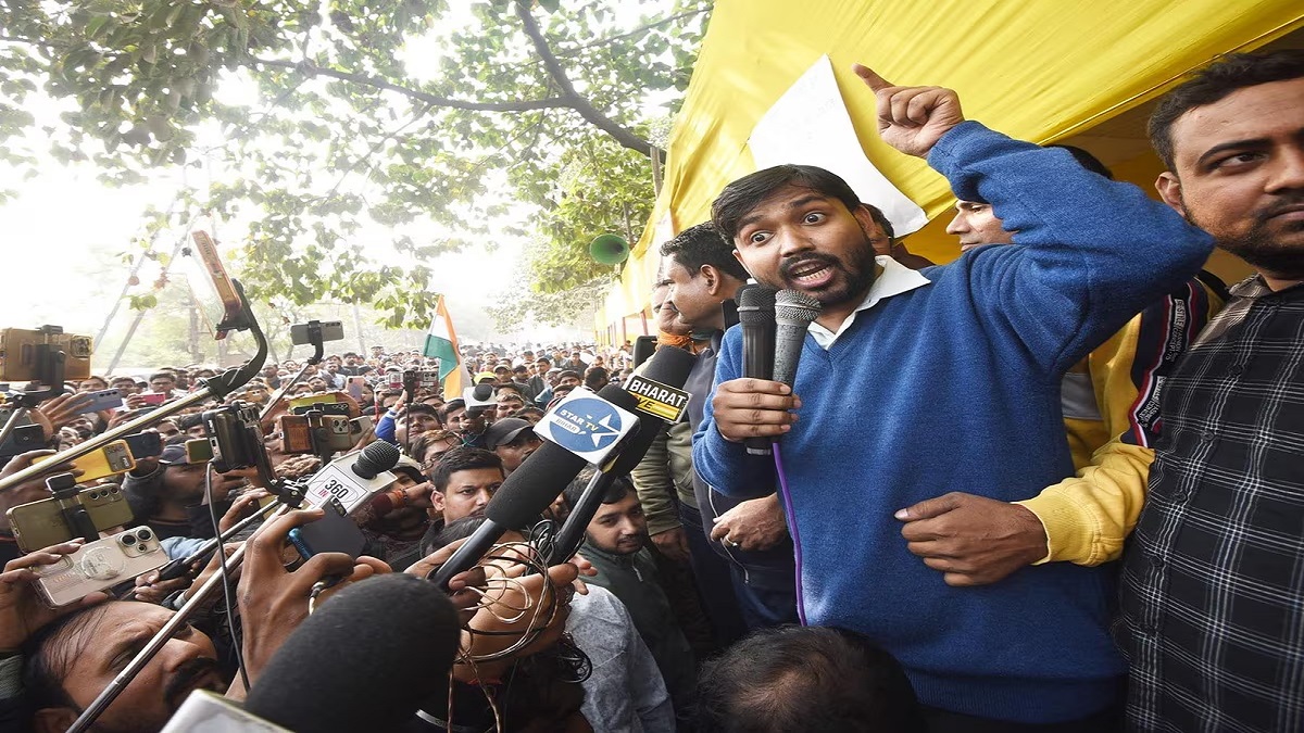 खान सर के हाथ लगा सबूत! BPSC अभ्यर्थियों के साथ फिर से पटना की सड़को पर उतरे Khan Sir ने कहा-लेनी होगी दोबारा परीक्षा
