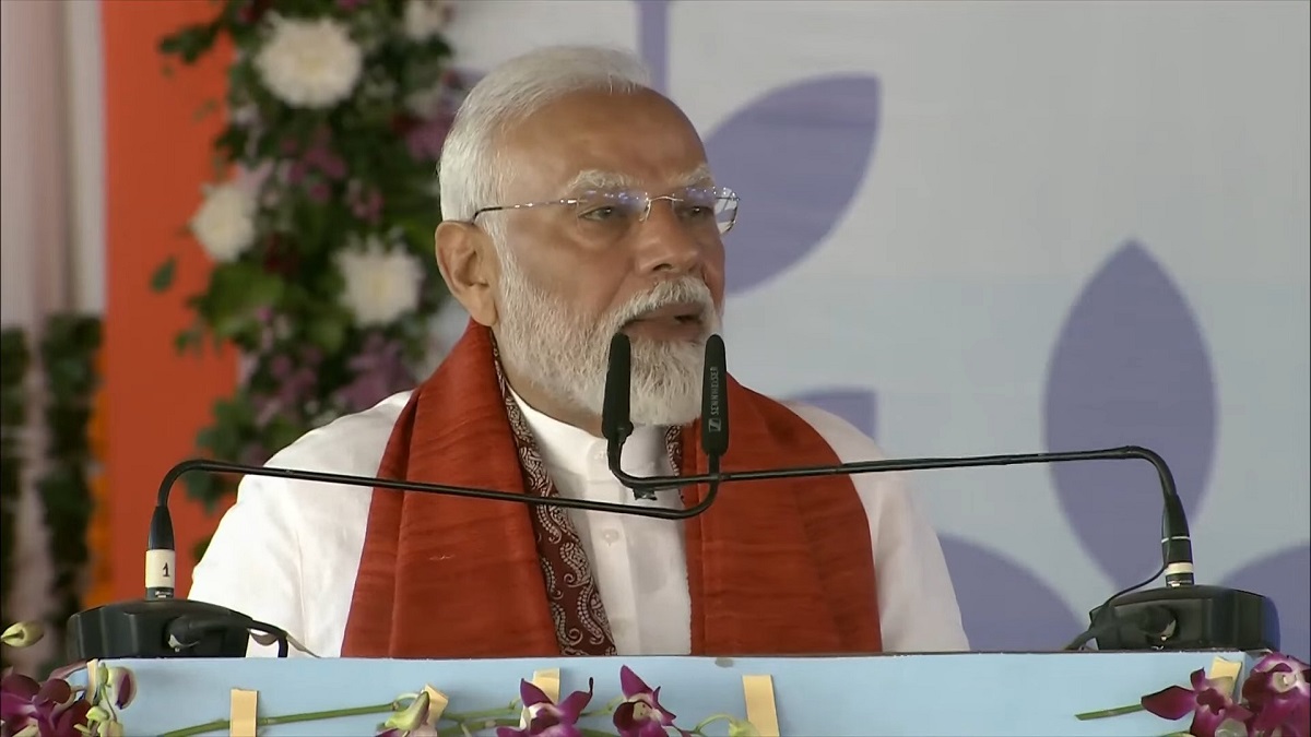 बिहार की धरती से PM मोदी ने 9.80 करोड़ किसानों को दिया बड़ा तोहफा, नीतीश को बताया लाडला मुख्यमंत्री, लालू के लिए कहा- जो पशुओं का चारा…