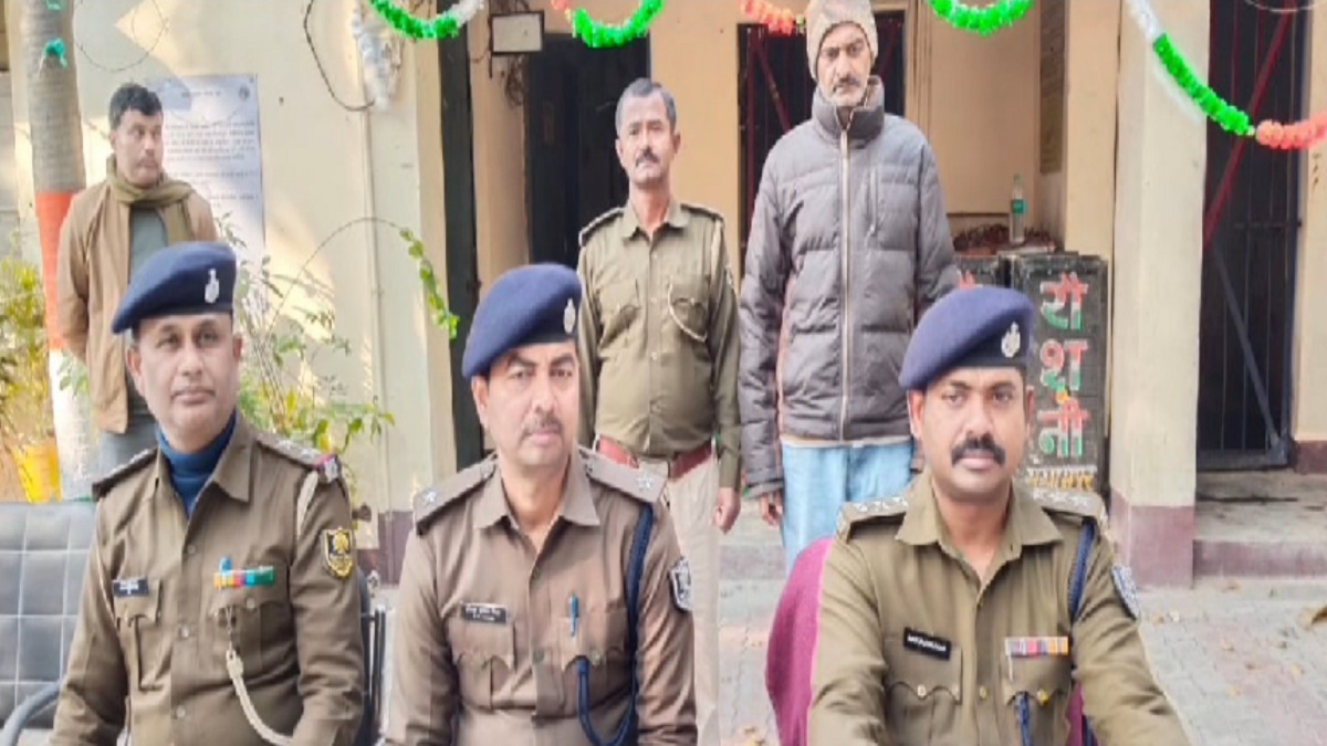मोतिहारी पुलिस के हाथ लगी बड़ी सफलता, जिले का टॉप 10 अपराधी और 50 हजार का इनामी बदमाश मुन्ना पांडे नेपाल से गिरफ्तार