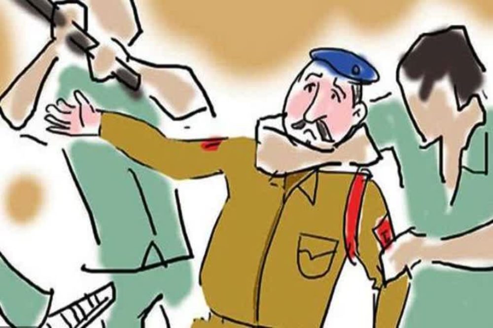 थाने में घुसकर युवक ने थानेदार को पीटा, कहा- तेरी वर्दी उतरवा दूंगा, मामला मीडिया में आते ही पुलिस महकमे में मचा हड़कंप
