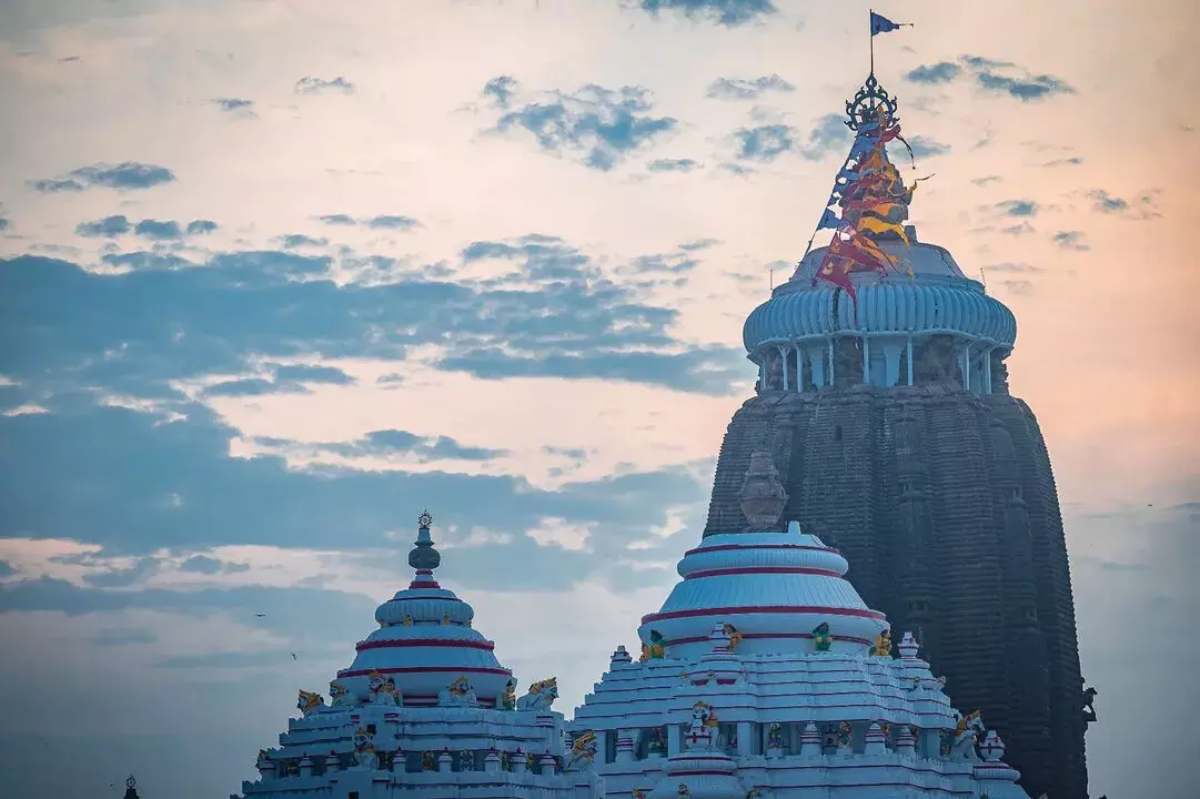 श्रीमंदिर ठगी कांड: भक्त निवास के नाम पर फर्जी वेबसाइट से लाखों की ठगी, मंदिर प्रशासन ने मांगी क्राइम ब्रांच से जांच…