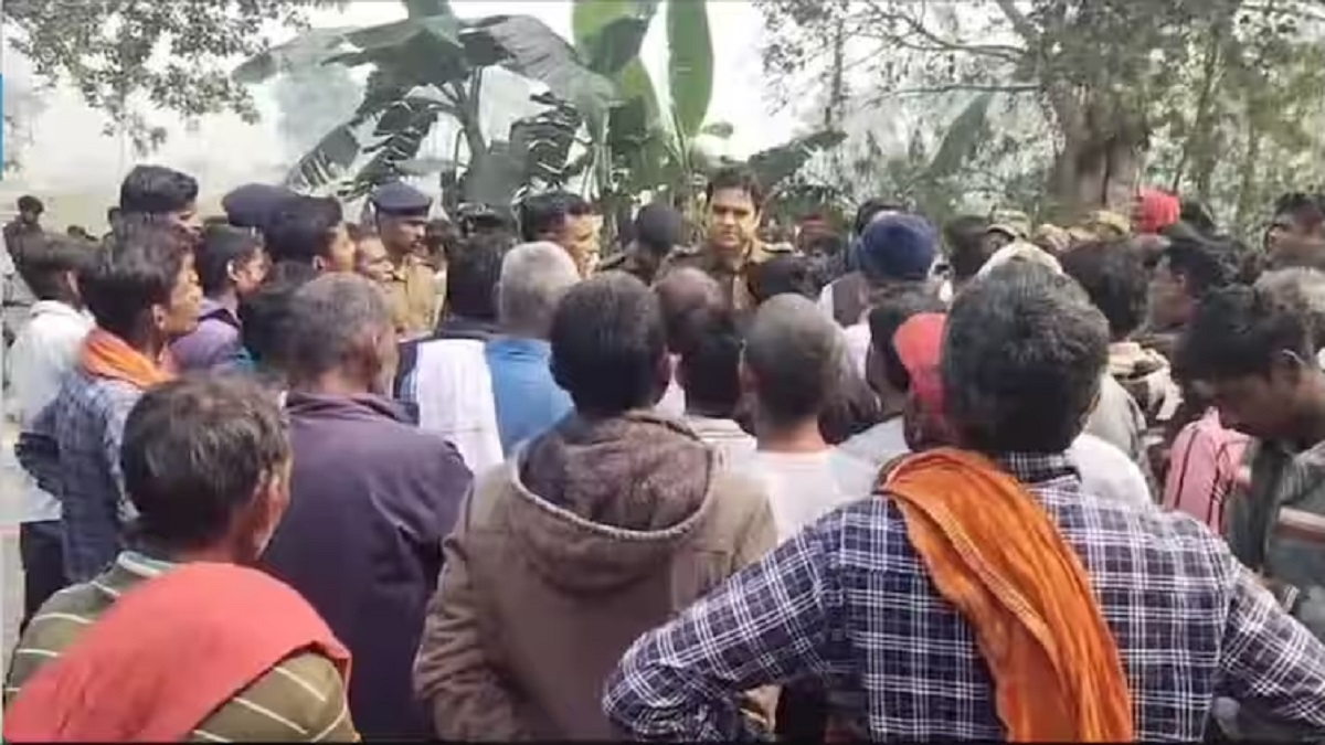 सीतामढ़ी में आस्था के साथ खिलवाड़, महाशिवरात्रि के दिन अराजक तत्वों ने शिव और पार्वती की तोड़ी मूर्तियां, गांव वालों में आक्रोश का माहौल