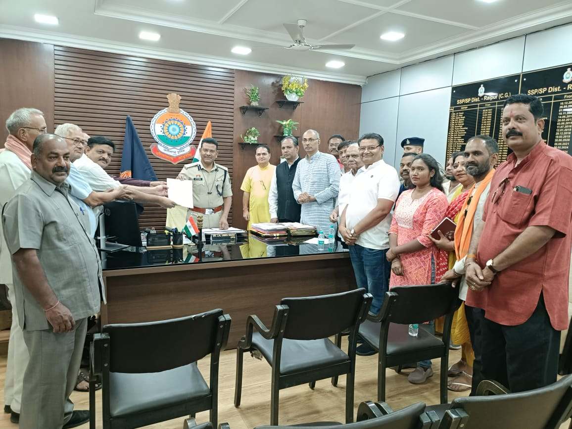 नौकरी जिहाद का मामला, हिन्दू सामाज के लोगों ने एसएसपी लाल उम्मेद सिंह से की मुलाकात, दोषियों पर कड़ी कार्रवाई की मांग