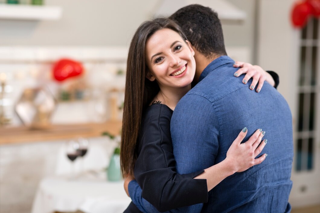 Hugging Health Benefits:  गले लगें और बूस्ट करें अपनी इम्यूनिटी