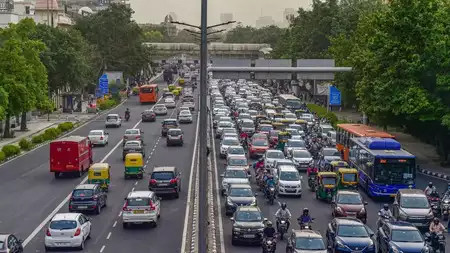 रामलीला मैदान में शपथ समारोह के चलते कल इन सड़कों से रहें दूर, बाहर निकलने से पहले देखें ट्रैफिक एडवाइजरी