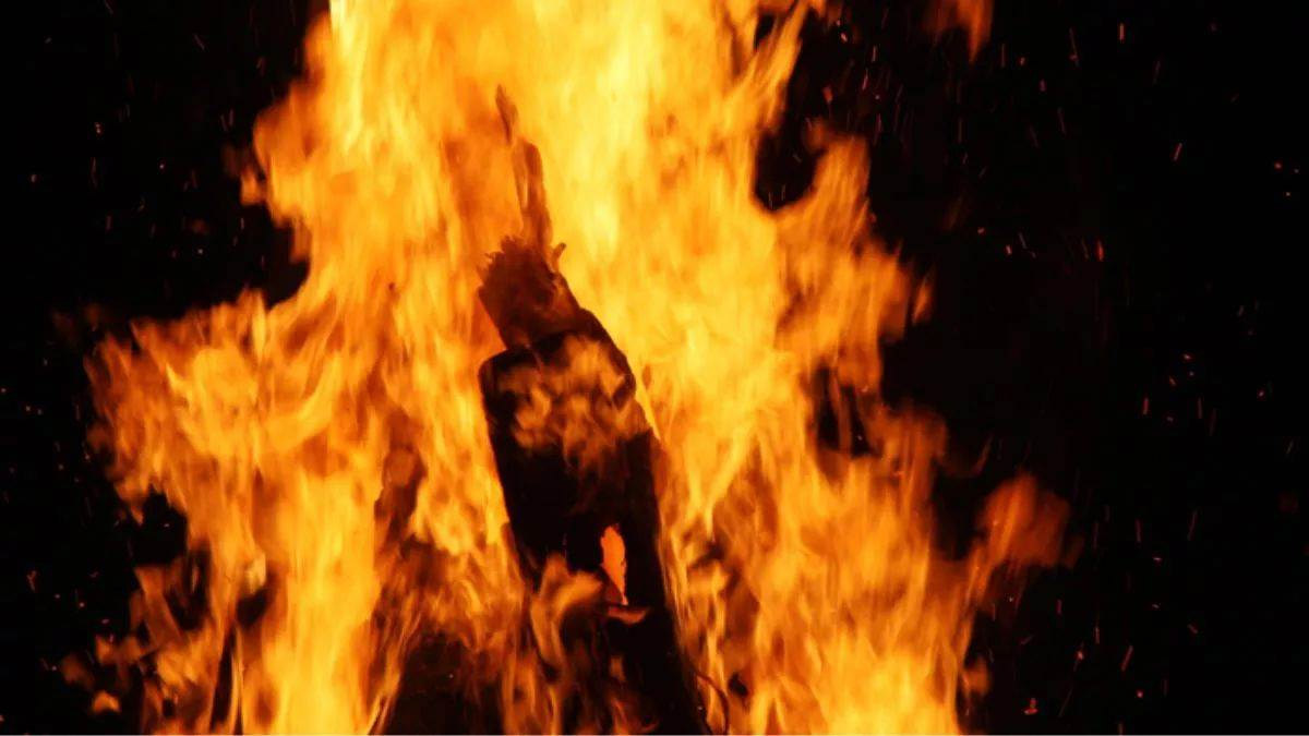 पारिवारिक विवाद का भयावह अंजाम… दामाद ने सास पर पेट्रोल छिड़ककर जिंदा जलाया, दामाद की भी मौत!