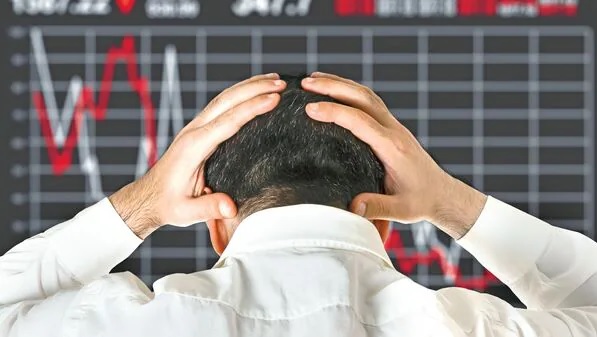 Share Market Update: लगातार दूसरे दिन भी बाजार में हाहाकार, 700 अंक से ज्यादा टूटा सेंसेक्स, निफ्टी भी औंधे मुंह धराशायी