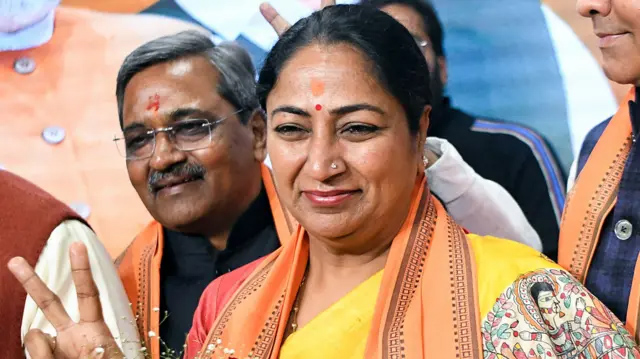 दिल्ली सेवा विभाग का आदेश; केजरीवाल सरकार के सभी मंत्रियों के ‘को-टर्मिनस स्टाफ’ की नियुक्तियां रद्द