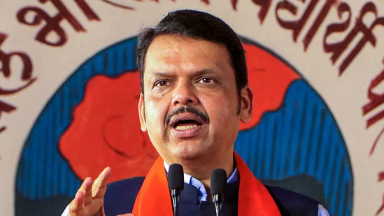 तुम्हाला मराठी येते का? महाराष्ट्र में सरकारी कार्यालयों में मराठी में बात करना अनिवार्य, फडणवीस सरकार का बड़ा फैसला