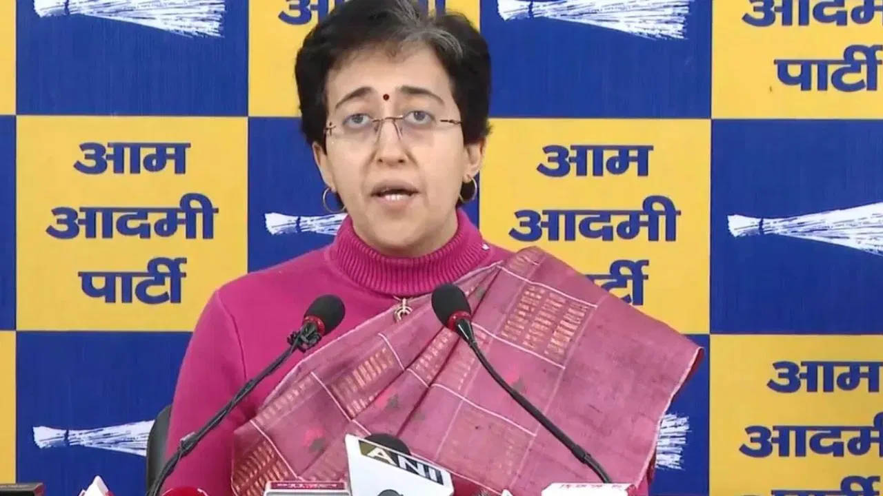 Delhi Assembly Session: दिल्ली विधानसभा सत्र में तीसरे दिन AAP विधायकों की परिसर में एंट्री पर रोक, आतिशी बोलीं- तानाशाही की सारी हदें पार हो गईं..