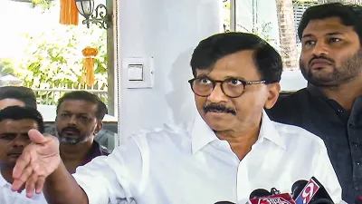 दिल्ली विधानसभा चुनाव रिजल्ट के बीच संजय राउत का बयान, कहा- कांग्रेस और AAP अगर साथ रहते तो…