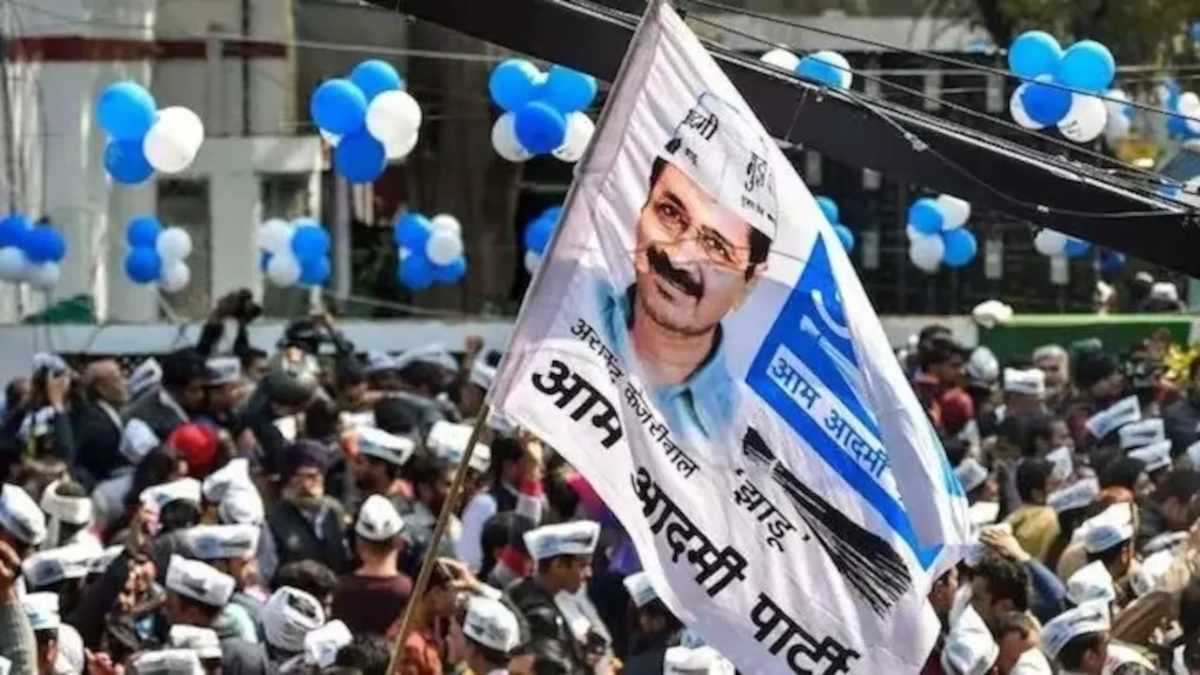 दिल्ली में हार के बाद AAP में ‘सर्जरी’, संगठन में करेगी बड़ा बदलाव, जानें कौन होगा इन, और आउट ?