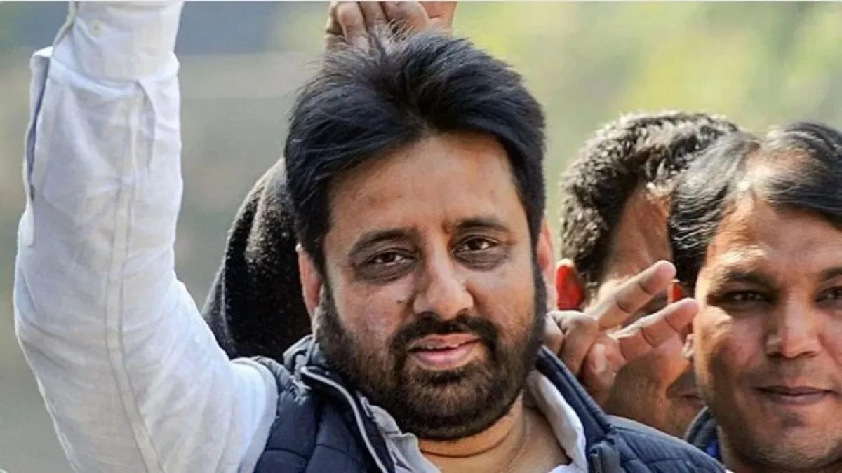 ‘मैं कहीं भागा नहीं हूं…,’ अमानतुल्लाह खान की कहानी में आया ट्विस्ट, कमिश्नर को चिट्टी भेजकर कहा मैं दिल्ली में हूं, पुलिस बोली- पेश हों विधायक