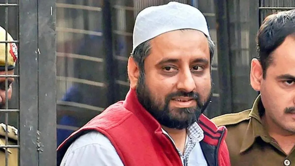 अमानतुल्लाह खान को बड़ी राहत, राउज एवेन्यू कोर्ट ने गिरफ्तारी पर रोक लागई, जांच में शामिल होने के लिए कहा
