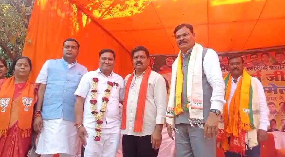 बसपा के प्रदेश उपाध्यक्ष विनोद शर्मा ने थामा भाजपा का दामन, डिप्टी सीएम विजय शर्मा ने कराया पार्टी प्रवेश