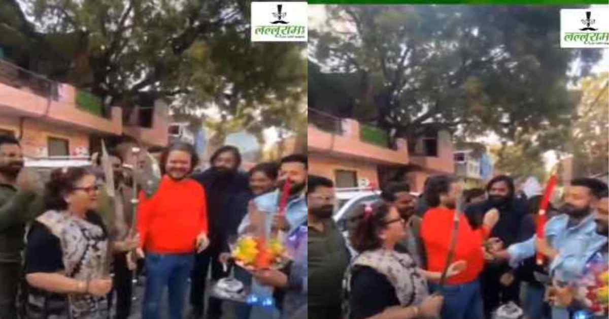 मेयर हैं तो कुछ भी करेंगी क्या? भौकाल टाइट करते दिखीं प्रमिला पांडेय, एक हाथ में थामा तलवार, दूसरे में पकड़ा फरसा, केक काटते VIDEO वायरल