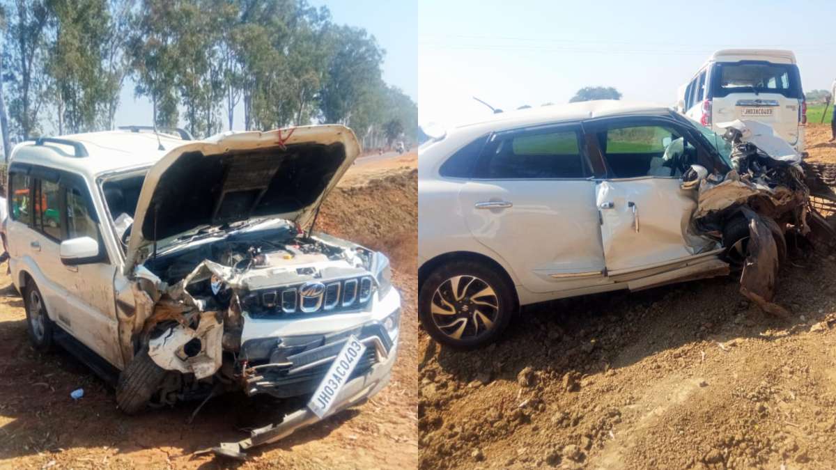 रफ्तार बनी काल : महाकुंभ से लौटते समय दो कार में जोरदार भिड़ंत, 12 घायल, एक की हालत गंभीर