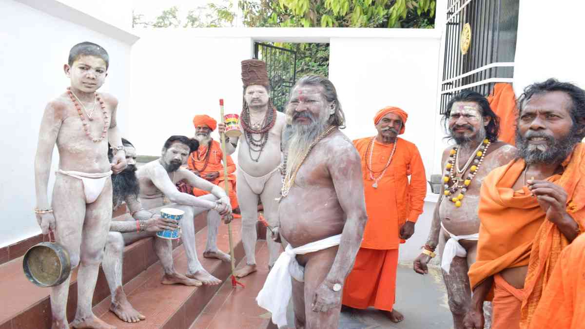 राजिम कुंभ कल्प : मेले में पहुंचा 12 साल का नागा बाबा, कठिन परीक्षा के बाद नागा साधु बनने होते हैं पात्र