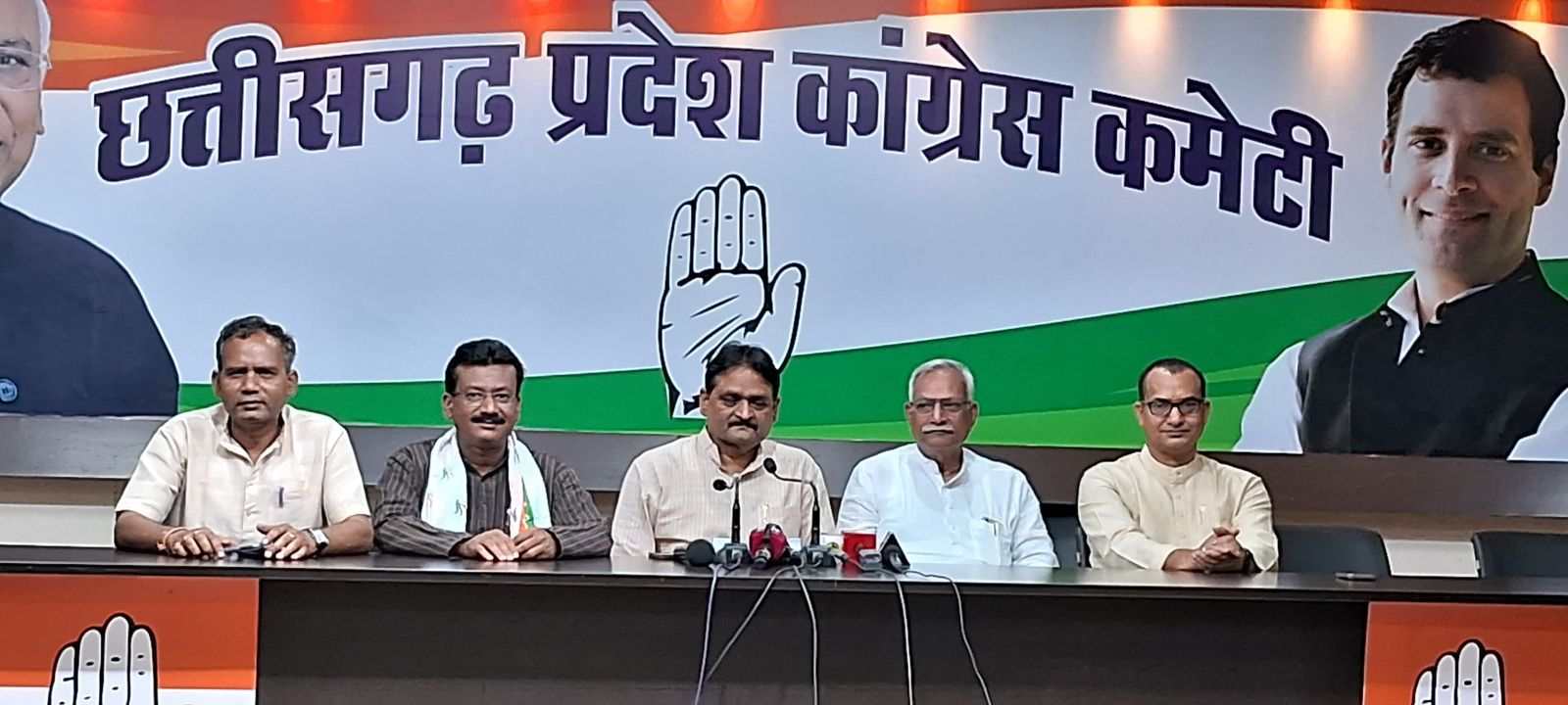कल जारी होगा कांग्रेस का घोषणा पत्र : पीसीसी संचार प्रमुख ने भाजपा के मेनिफेस्टो पर कसा तंज, कहा- मोदी की गांरटी फेल इसलिए नाम रखा ‘अटल विश्वास पत्र’ 