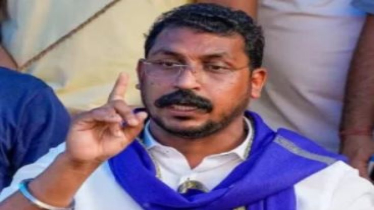 ‘दिल्ली में धनबल जीता, जनबल हार गया’, चंद्रशेखर आजाद ने कहा- यह लोकतंत्र की हत्या, BJP बोली- जनता अकड़ ठीक करना जानती है