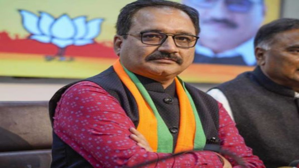 दिल्ली में जीत के बाद सियासी हलचल तेज: BJP अध्यक्ष वीरेंद्र सचदेवा ने LG वीके सक्सेना से मांगा समय, जानें इस मुलाकात की वजह ?