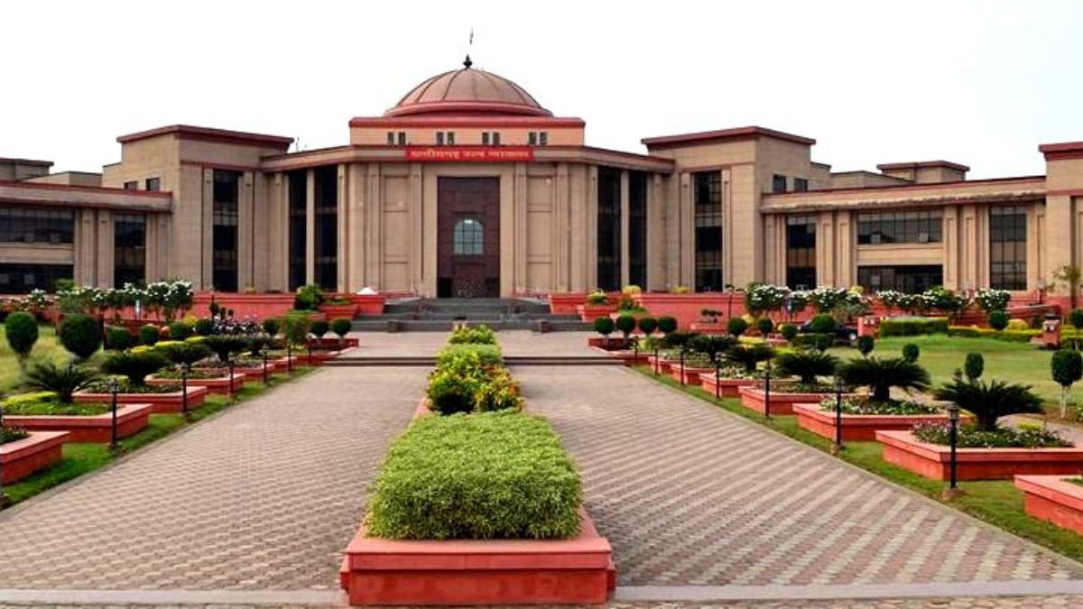 CG News: हाईकोर्ट में 12 मई से 6 जून तक ग्रीष्म अवकाश, अत्यावश्यक मामलों की होगी सुनवाई