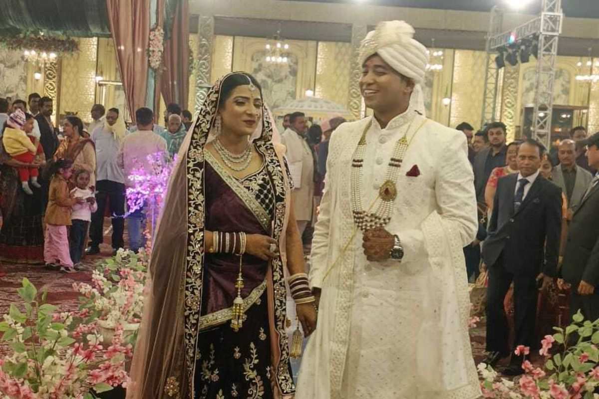 उत्तराखंड की महिला IAS अधिकारी ने बिहार के IAS अफसर से की शादी, गोरखपुर में हुई ग्रैंड वेडिंग