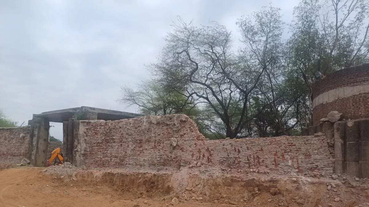 विश्व धरोहर रॉक गार्डन के गेट को तोड़ने को लेकर हुआ विरोध