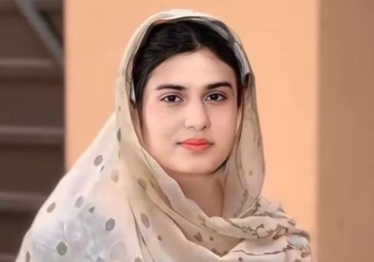 Iqra Hasan: ऐसा क्या हुआ कि सपा की खूबसूरत सांसद इकरा हसन पहुंच गईं सुप्रीम कोर्ट, याचिका दाखिल की, जानें क्या है पूरा मामला