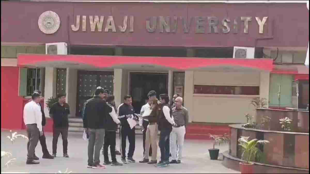 ‘उई अम्मा’ गाने पर कपड़े उतारकर नहीं किया डांस, सीनियर्स ने बेरहमी से की पिटाई, ग्वालियर की जीवाजी यूनिवर्सिटी में रैगिंग से हड़कंप
