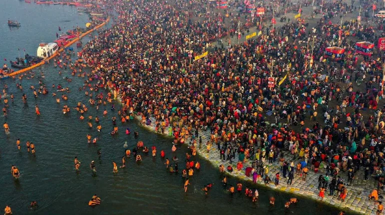 घर-घर पहुंचेंगी गंगा मइया! 300 दमकल की गाड़ियों के जरिए सभी तक पहुंचाया जाएगा संगम का जल, वंंचित लोगों को भी मिलेगा स्नान का लाभ