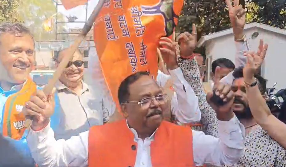 Video : दिल्ली में बीजेपी की जीत का छत्तीसगढ़ में जश्न, कार्यकर्ताओं के साथ झूमे मंत्री राम विचार नेताम