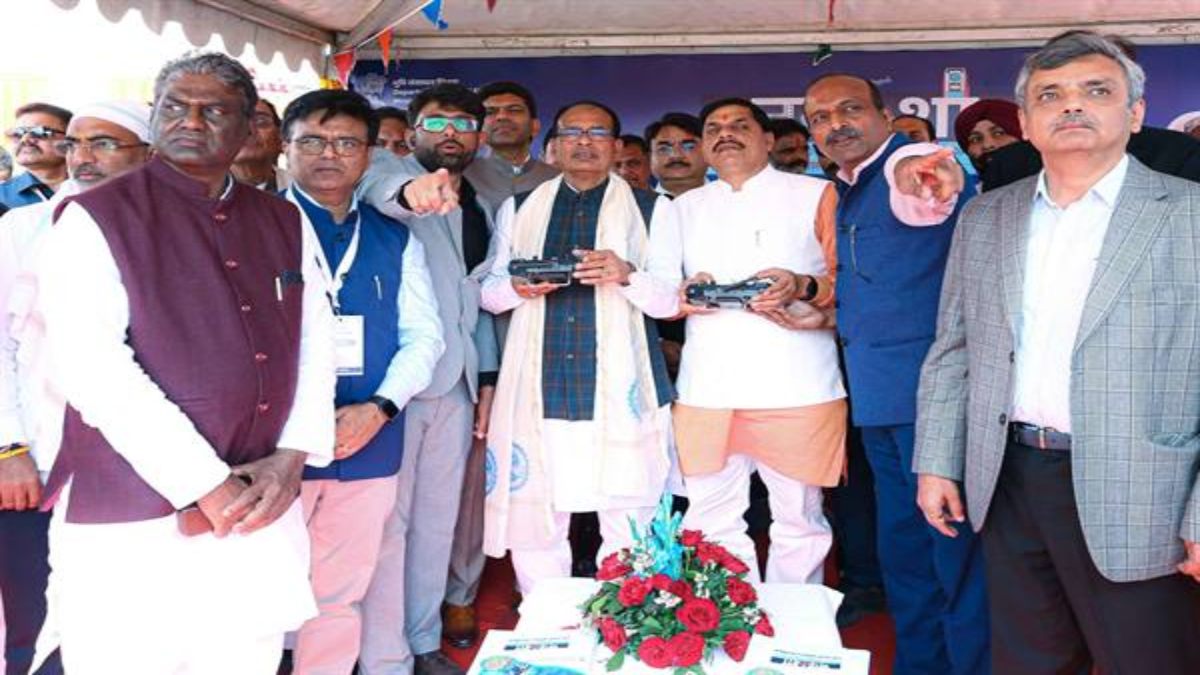 अब ड्रोन से होगा जमीन का सर्वे, केंद्रीय मंत्री शिवराज और CM डॉ. मोहन यादव ने किया ‘नक्शा’ पायलट प्रोजेक्ट का शुभारंभ