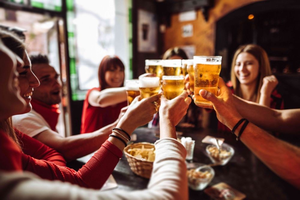 Alcohol: भारत का हर पाचवां पुरुष शराबी, दिल्ली की महिलाएं जमकर छलका रहीं जाम से जाम, जानें किस राज्य के लोग सबसे ज्यादा पीते हैं शराब और देश में छत्तीसगढ़ का स्थान कहां?