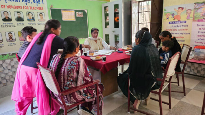 पंजाब के सभी सरकारी स्कूलों में “मेगा स्कूल मैनेजमेंट कमेटी” की बैठक आयोजित, शिक्षा मंत्री ने कहा – पंजाब सरकार का लक्ष्य “प्रदेश की शिक्षा प्रणाली देश में सर्वश्रेष्ठ हो”