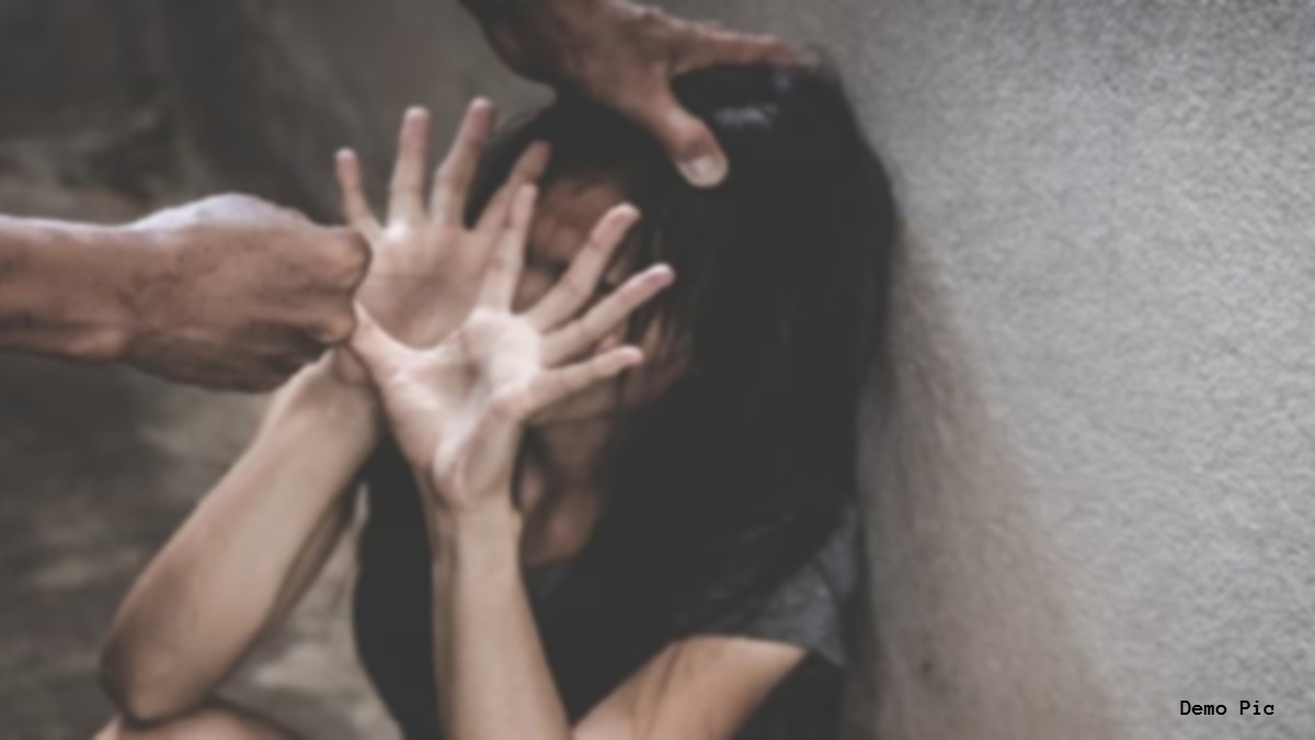हाथ-पैर बांधे, मुंह में कपड़ा ठुंसा… नाबालिग छात्रा से हैवानियत की हदें पार, Rape के बाद बनाया VIDEO, तीन दरिंदे गिरफ्तार